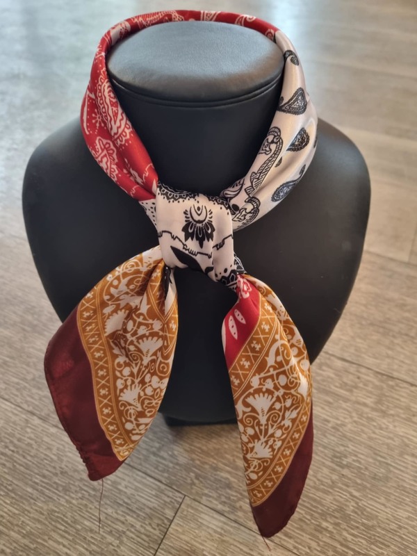 Silke skjerf mønstret Nr 9 - Guttogpike