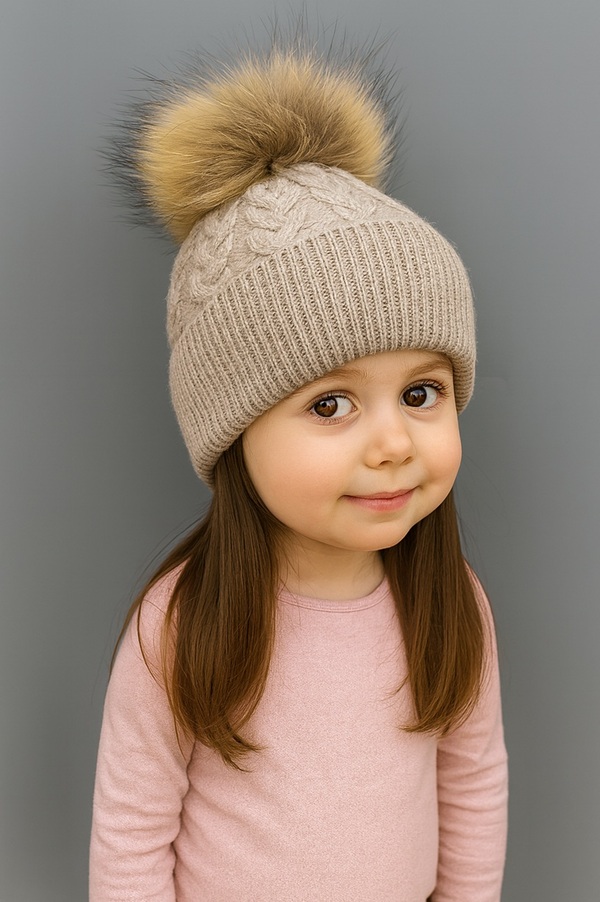 Flettet Ull lue med dusk  beige - Guttogpike